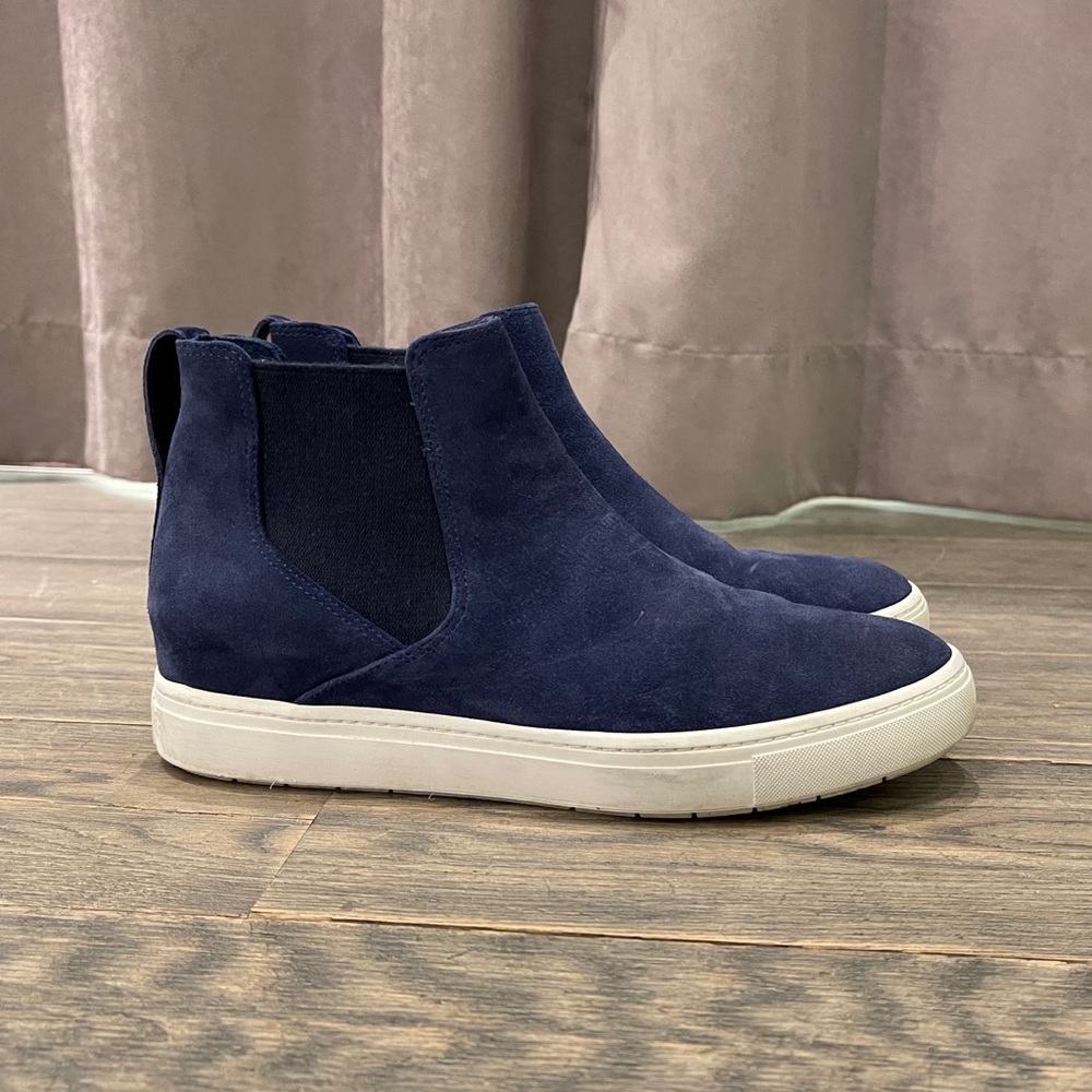 VINCE WOMENS NEWLYN SUEDE SNEAKER SZ. 7.5